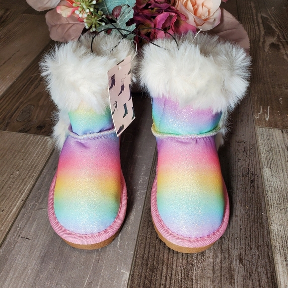NWT KomforMe Girls Rainbow Pastel Faux Fur Glitter Boots Size 7 Toddler - Picture 11 of 16